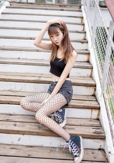 国产裙底吧_免费正片国语
